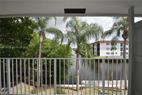 Copropriété à louer à Fort Lauderdale, Floride: 1 chambre, 50.82 m2 № 1993110 - photo 1
