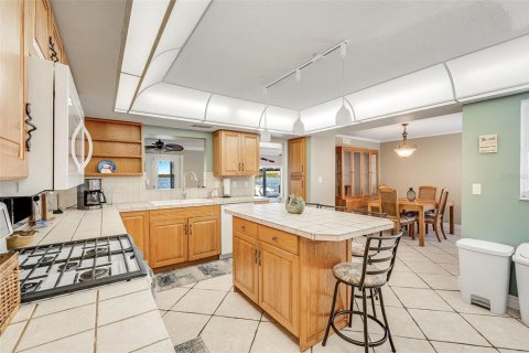 House in Merrit Island, Florida 4 bedrooms, 260.31 sq.m. № 2209063 - photo 9