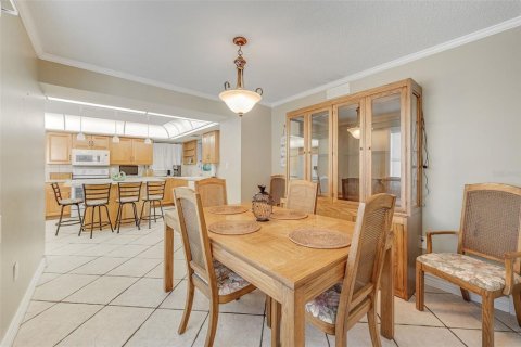 House in Merrit Island, Florida 4 bedrooms, 260.31 sq.m. № 2209063 - photo 14