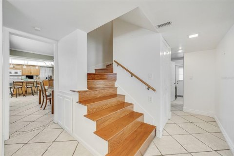 House in Merrit Island, Florida 4 bedrooms, 260.31 sq.m. № 2209063 - photo 5