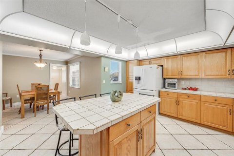 House in Merrit Island, Florida 4 bedrooms, 260.31 sq.m. № 2209063 - photo 7