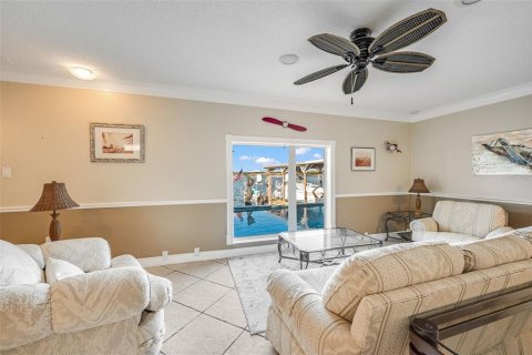 House in Merrit Island, Florida 4 bedrooms, 260.31 sq.m. № 2209063 - photo 19