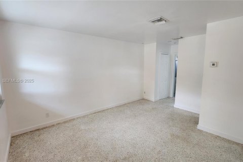 Appartement à louer à Dania Beach, Floride: 1 chambre, 339.65 m2 № 1985851 - photo 4
