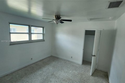 Appartement à louer à Dania Beach, Floride: 1 chambre, 339.65 m2 № 1985851 - photo 1