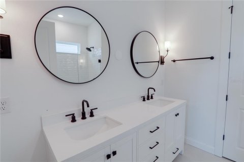 Villa ou maison à louer à Winter Garden, Floride: 4 chambres, 250.19 m2 № 2419898 - photo 8
