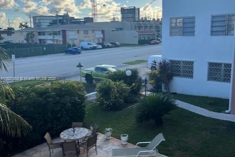 Copropriété à vendre à Hallandale Beach, Floride: 1 chambre, 52.4 m2 № 2088609 - photo 5