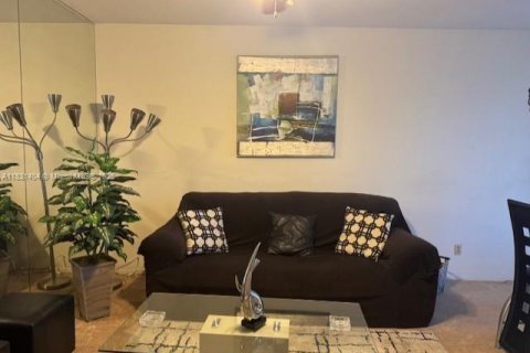 Copropriété à vendre à Hallandale Beach, Floride: 1 chambre, 52.4 m2 № 2088609 - photo 14