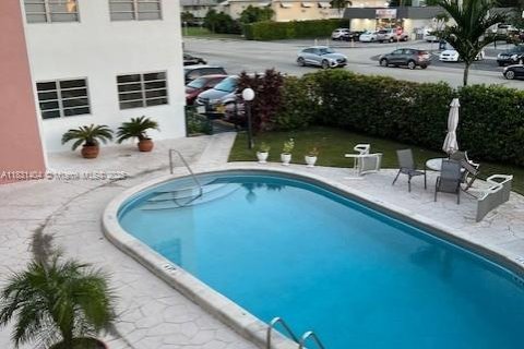 Copropriété à vendre à Hallandale Beach, Floride: 1 chambre, 52.4 m2 № 2088609 - photo 10