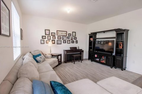 Casa en venta en Homestead, Florida, 4 dormitorios, 246.66 m2 № 1923295 - foto 21