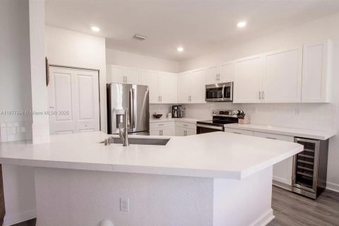 Casa en venta en Homestead, Florida, 4 dormitorios, 246.66 m2 № 1923295 - foto 11