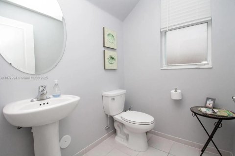 Casa en venta en Homestead, Florida, 4 dormitorios, 246.66 m2 № 1923295 - foto 23