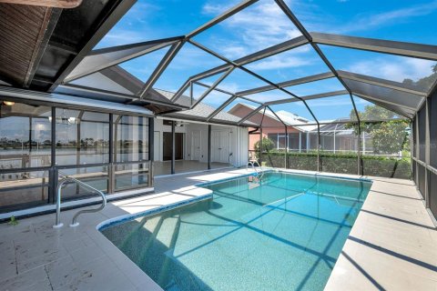 Casa en venta en Cape Coral, Florida, 3 dormitorios, 233.56 m2 № 1851257 - foto 13