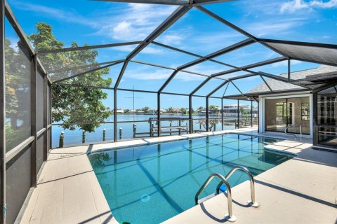 Casa en venta en Cape Coral, Florida, 3 dormitorios, 233.56 m2 № 1851257 - foto 2