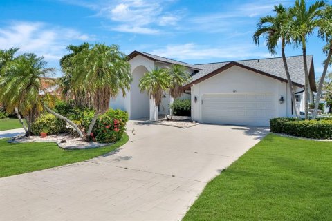 Casa en venta en Cape Coral, Florida, 3 dormitorios, 233.56 m2 № 1851257 - foto 1