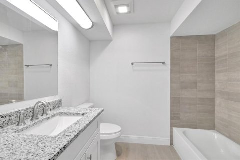 Casa en venta en Cape Coral, Florida, 3 dormitorios, 233.56 m2 № 1851257 - foto 28