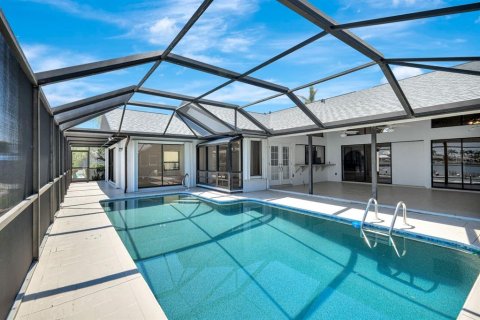 Casa en venta en Cape Coral, Florida, 3 dormitorios, 233.56 m2 № 1851257 - foto 12