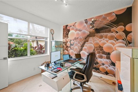 Casa en venta en Weston, Florida, 4 dormitorios, 198.16 m2 № 1966134 - foto 17