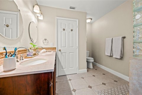 Casa en venta en Weston, Florida, 4 dormitorios, 198.16 m2 № 1966134 - foto 30