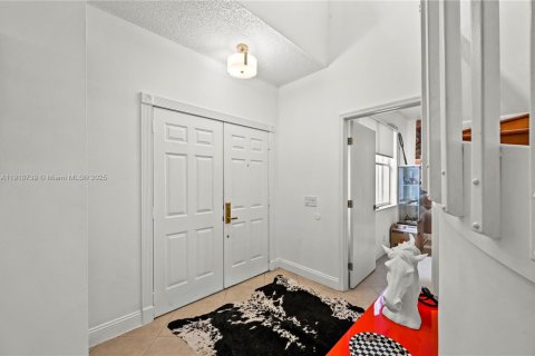 Casa en venta en Weston, Florida, 4 dormitorios, 198.16 m2 № 1966134 - foto 12