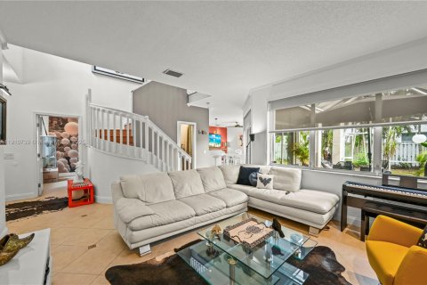 Casa en venta en Weston, Florida, 4 dormitorios, 198.16 m2 № 1966134 - foto 15