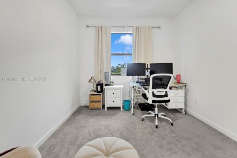 Adosado en venta en Pembroke Pines, Florida, 3 dormitorios, 175.4 m2 № 1985814 - foto 25