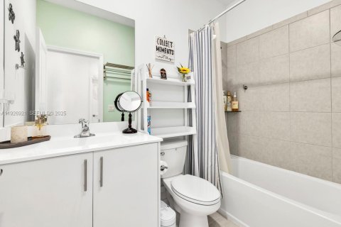 Adosado en venta en Pembroke Pines, Florida, 3 dormitorios, 175.4 m2 № 1985814 - foto 22