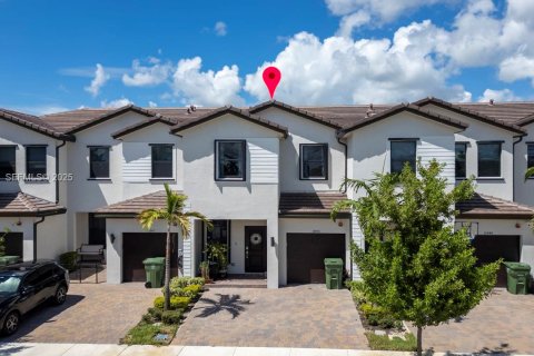 Adosado en venta en Pembroke Pines, Florida, 3 dormitorios, 175.4 m2 № 1985814 - foto 27