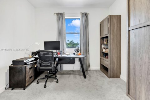 Adosado en venta en Pembroke Pines, Florida, 3 dormitorios, 175.4 m2 № 1985814 - foto 23