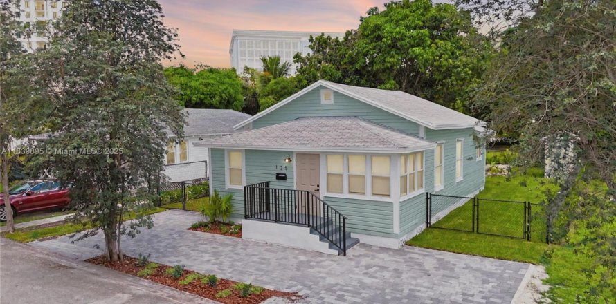 Villa ou maison à Coral Gables, Floride 2 chambres, 97.55 m2 № 1834048