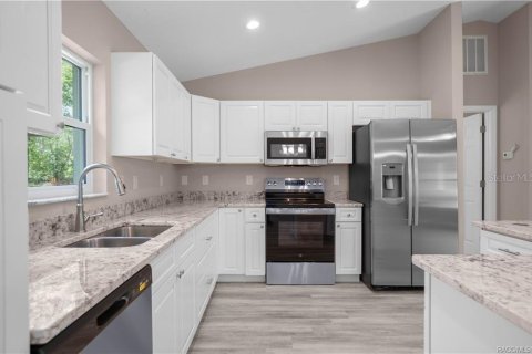 Casa en venta en Citrus Springs, Florida, 3 dormitorios, 147.44 m2 № 1790053 - foto 10