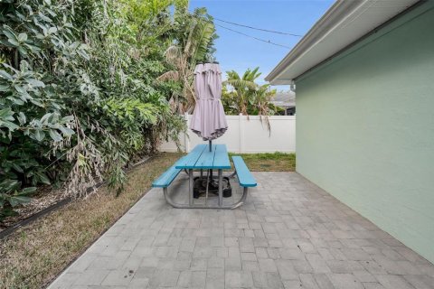 Villa ou maison à vendre à Redington Beach, Floride: 3 chambres, 139.82 m2 № 2142383 - photo 13