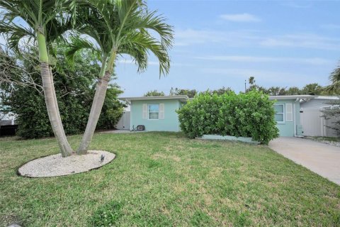 Villa ou maison à vendre à Redington Beach, Floride: 3 chambres, 139.82 m2 № 2142383 - photo 3
