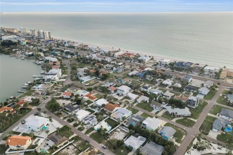 Villa ou maison à vendre à Redington Beach, Floride: 3 chambres, 139.82 m2 № 2142383 - photo 15