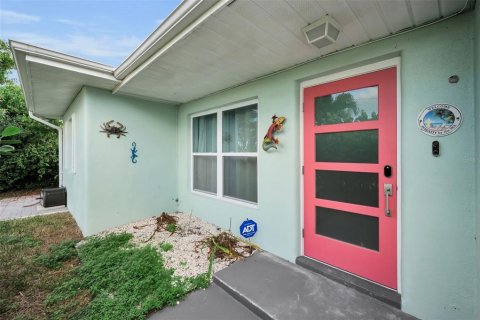 Villa ou maison à vendre à Redington Beach, Floride: 3 chambres, 139.82 m2 № 2142383 - photo 6