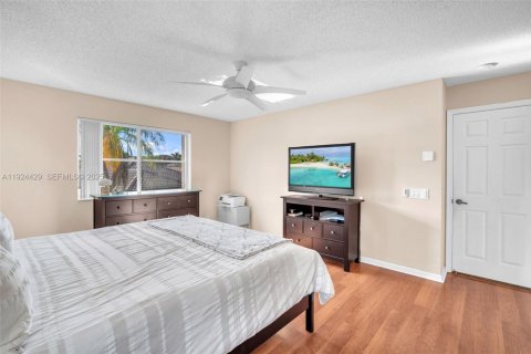 Villa ou maison à louer à Weston, Floride: 5 chambres, 230.4 m2 № 1986109 - photo 24