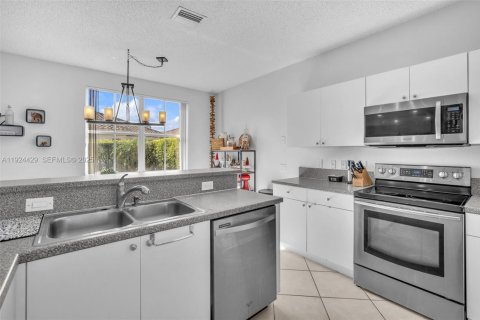 Villa ou maison à louer à Weston, Floride: 5 chambres, 230.4 m2 № 1986109 - photo 17