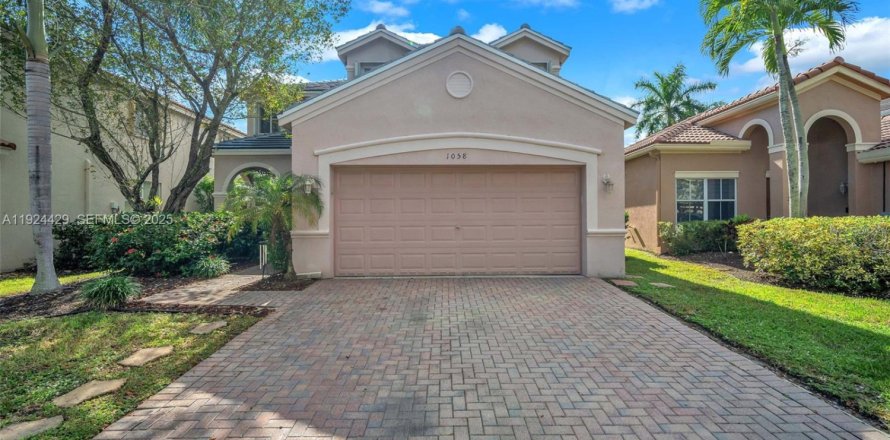 Villa ou maison à Weston, Floride 5 chambres, 230.4 m2 № 1986109