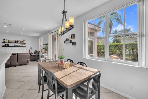 Villa ou maison à louer à Weston, Floride: 5 chambres, 230.4 m2 № 1986109 - photo 18