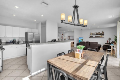 Villa ou maison à louer à Weston, Floride: 5 chambres, 230.4 m2 № 1986109 - photo 16