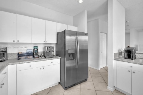 Villa ou maison à louer à Weston, Floride: 5 chambres, 230.4 m2 № 1986109 - photo 14