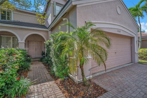 Villa ou maison à louer à Weston, Floride: 5 chambres, 230.4 m2 № 1986109 - photo 2