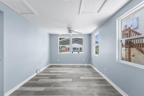 House in Hudson, Florida 3 bedrooms, 120.03 sq.m. № 1880825 - photo 6