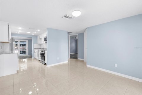 House in Hudson, Florida 3 bedrooms, 120.03 sq.m. № 1880825 - photo 8