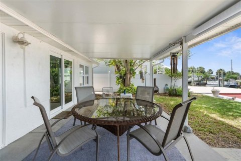 House in Hudson, Florida 3 bedrooms, 120.03 sq.m. № 1880825 - photo 25