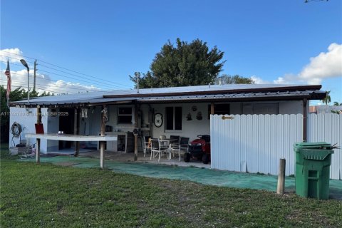 House in Miami Gardens, Florida 4 bedrooms, 111.48 sq.m. № 1707503 - photo 26
