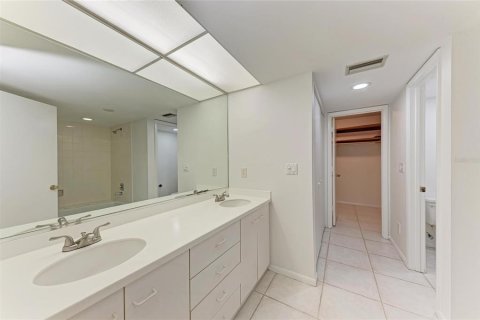 Купить кондоминиум в Сарасота, Флорида 4 комнаты, 117.06м2, № 1558647 - фото 25