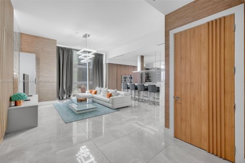 Купить кондоминиум в Санни-Айлс-Бич, Флорида 4 спальни, 302.12м2, № 1925508 - фото 11