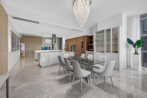 Купить кондоминиум в Санни-Айлс-Бич, Флорида 4 спальни, 302.12м2, № 1925508 - фото 23