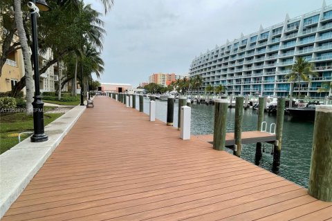 Copropriété à vendre à Aventura, Floride: 2 chambres, 124.77 m2 № 2010481 - photo 27