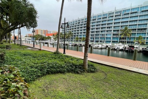 Copropriété à vendre à Aventura, Floride: 2 chambres, 124.77 m2 № 2010481 - photo 29